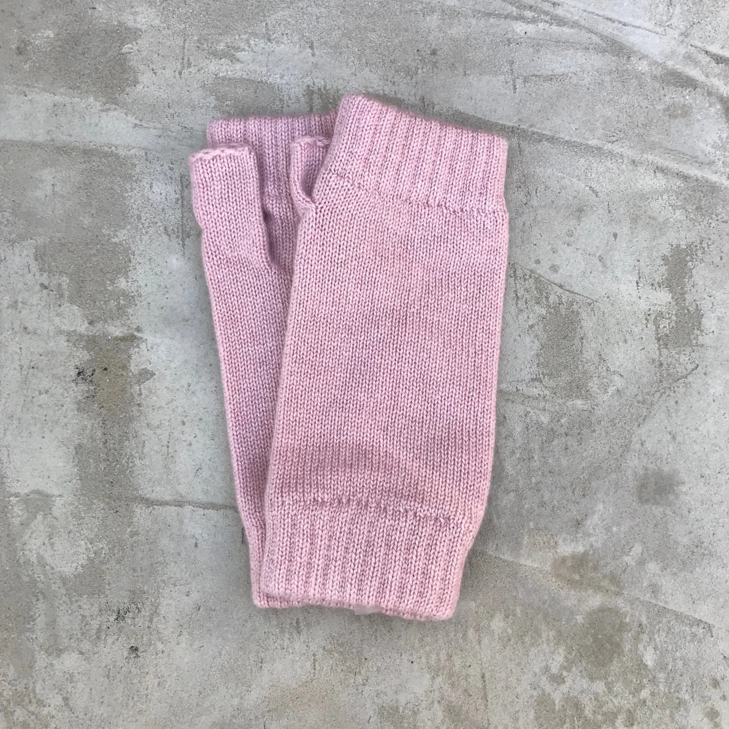 Lou Dungate Effy Fingerless Cashmere Wristwarmers Baby Blue