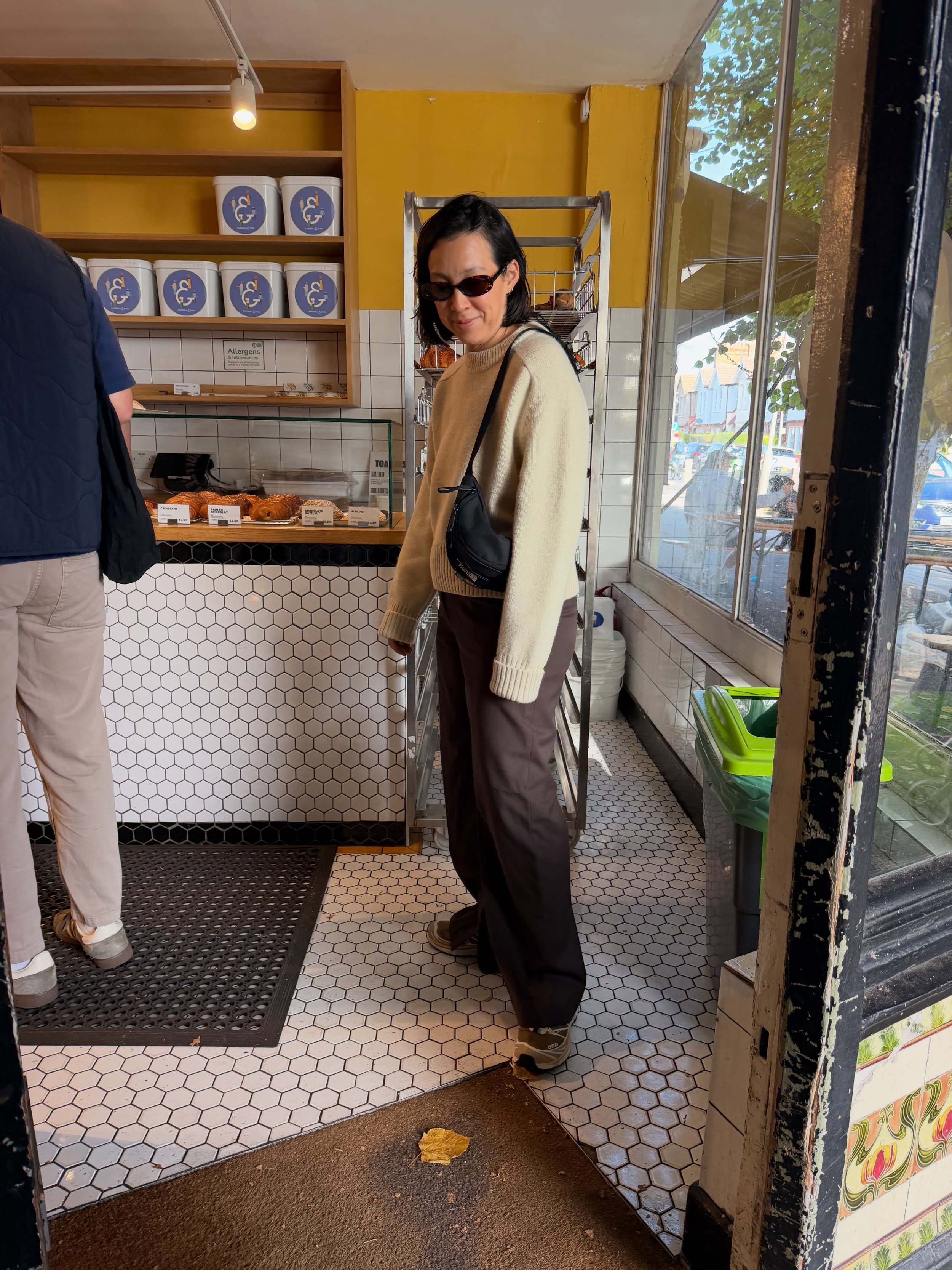 Out and about in le jumper. 

#LouDungate #coldanddryweather #slowfashion