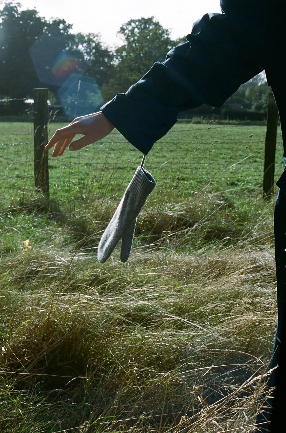 Lou Dungate - Charcoal Mitts.JPG