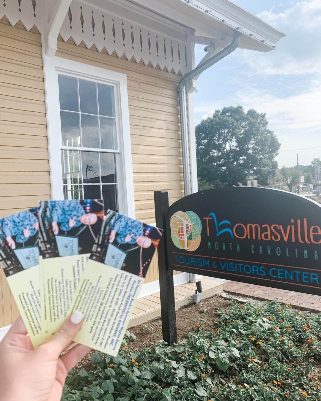 Who&rsquo;s ready to spend the evening in Downtown Thomasville listening to LIVE music &amp; dancing under the beautiful outdoor pavilion at the T Austin Finch House?🕺🏻💃🏻

Don&rsquo;t miss out on DJ Tommy Rock&rsquo;s Summer Nights Dance Series c