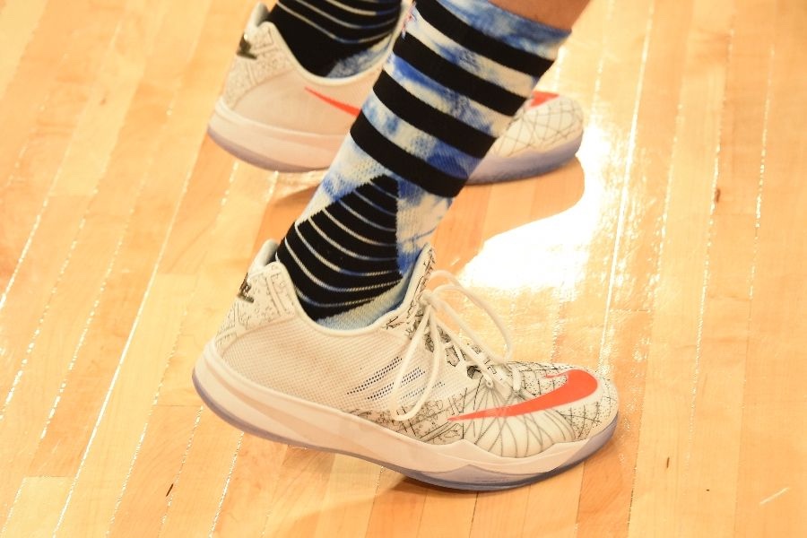 kyle-korver-nike-zoom-run-the-one-all-star-practice-pe-02.jpg