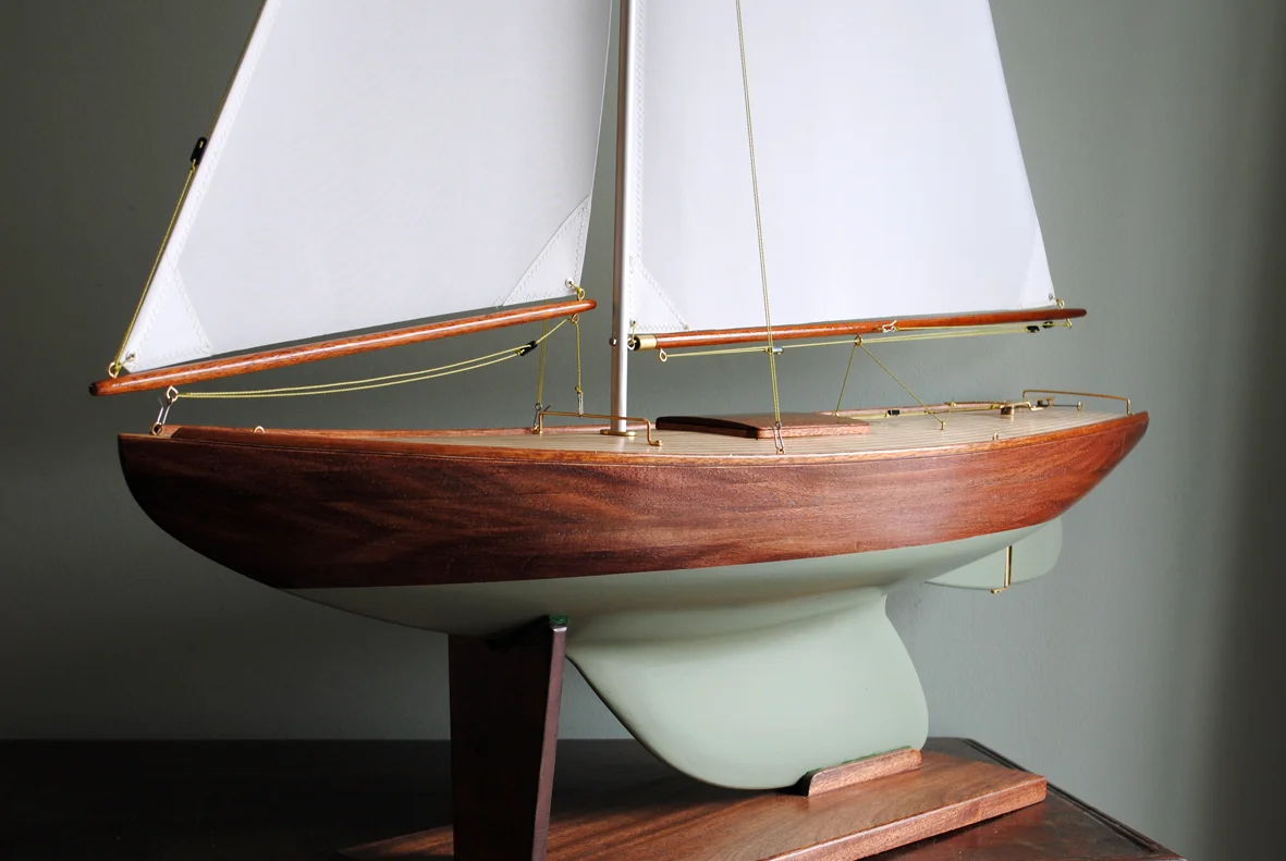 Pond Yacht B30.jpg
