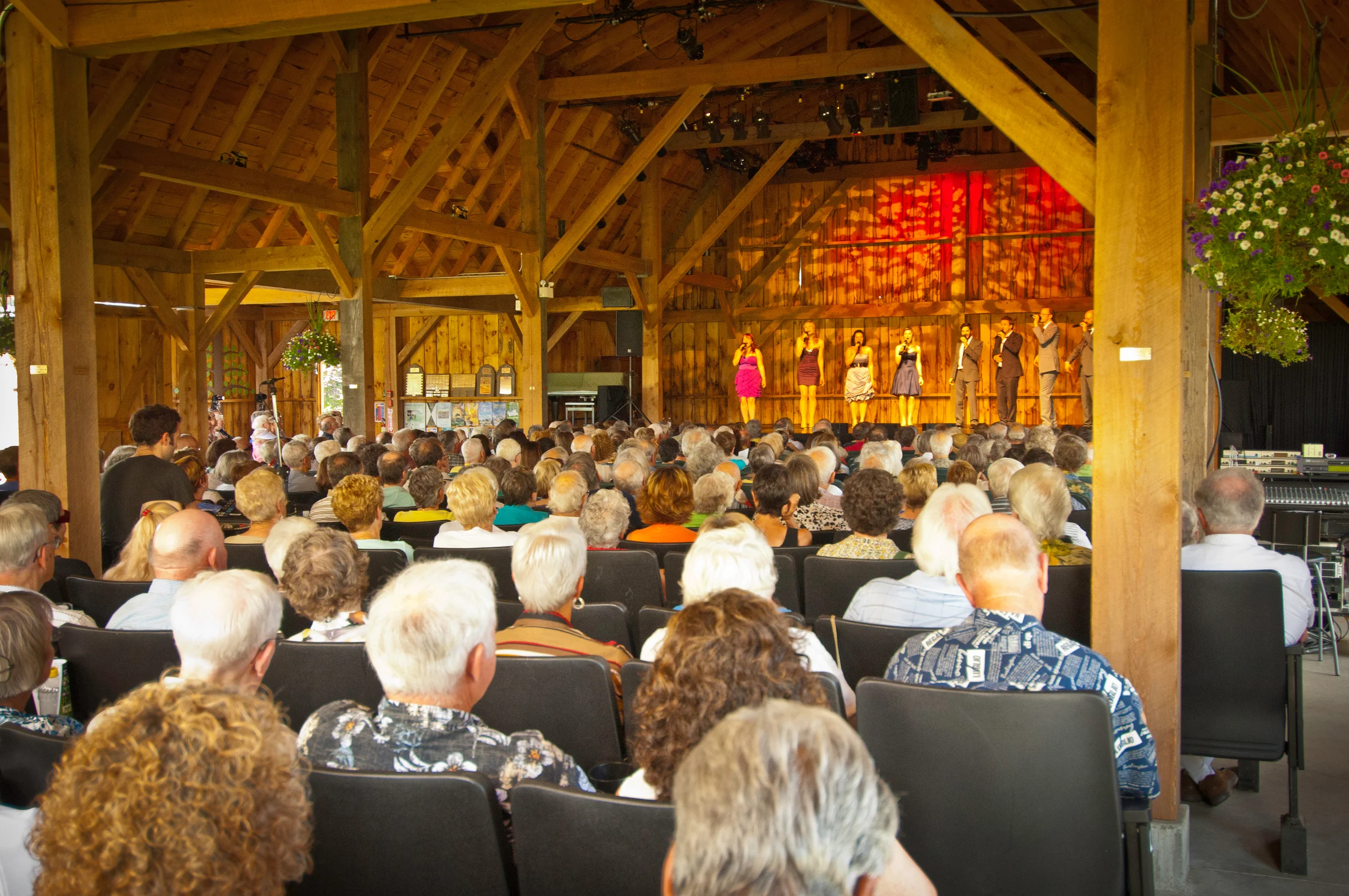 Swingle-Singers-and-Audience.jpg