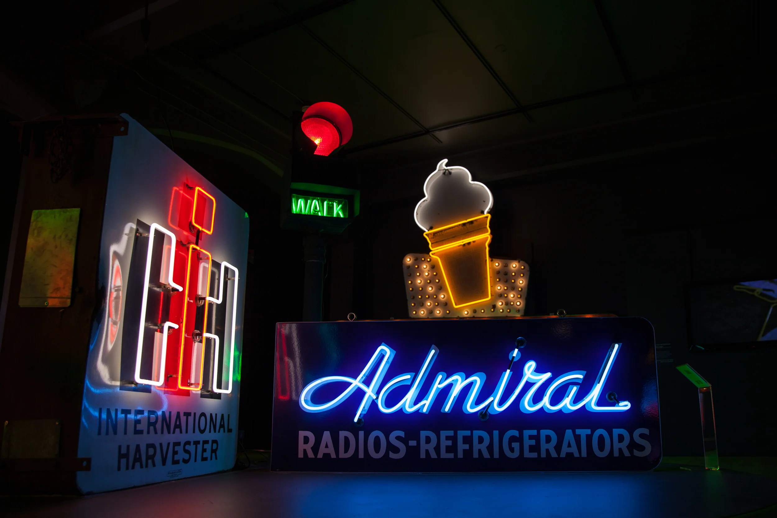 Jeds Neon-13.jpg
