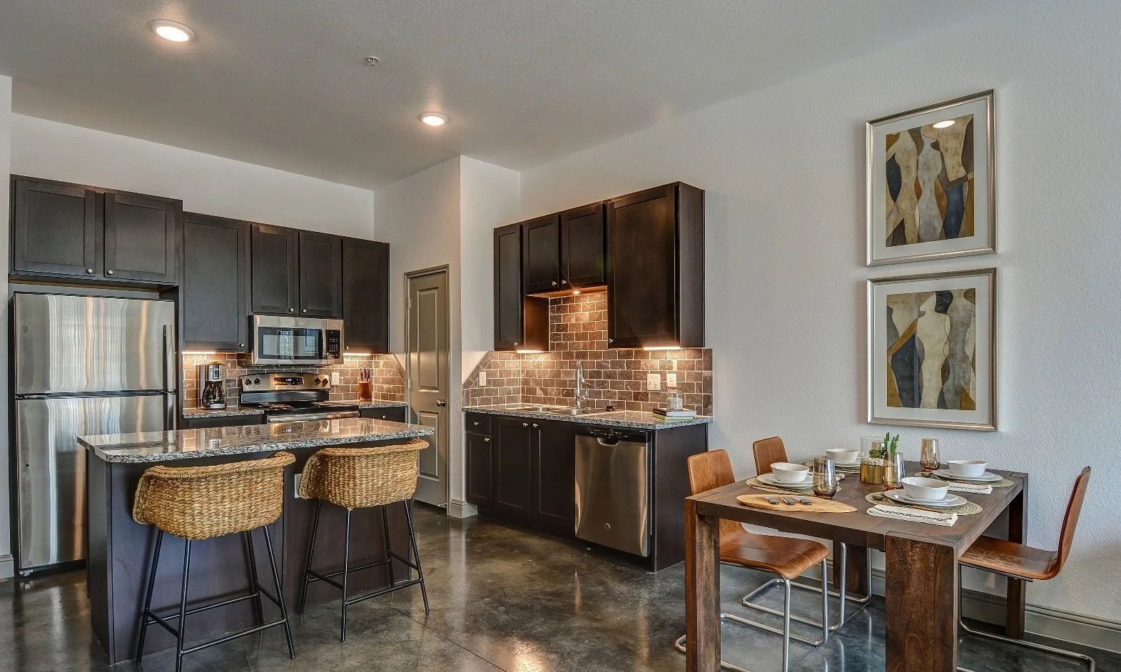 kitchen-e1554655816573.jpg