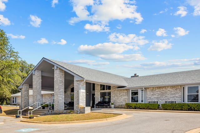 Gateway-Villas-and-Gardens-Marble-Falls-004.jpg