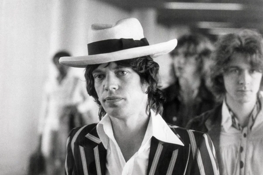 Mick-Jagger-Panama-Hat-1973-Frankfurt-Striped-Suit-900x600.jpg