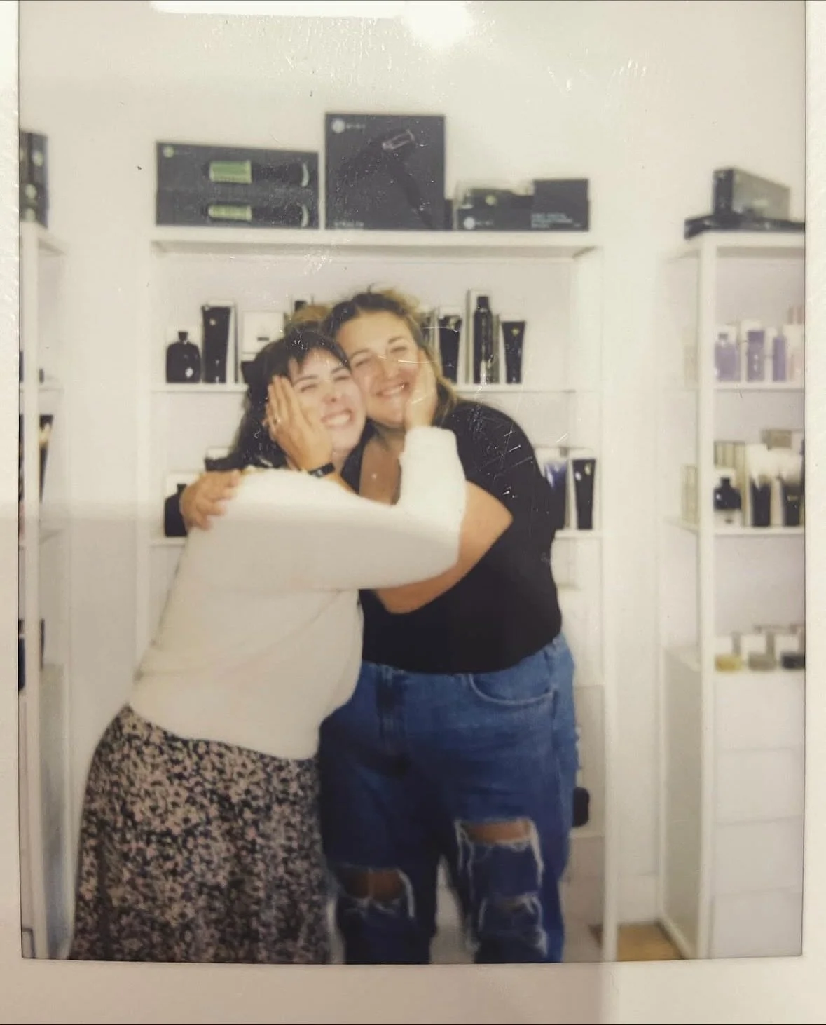 Happy birthday to our one-and-only salon manager, Kate! 💕💅🏽💇🏻‍♂️
From keeping us organized to keeping us laughing (that iconic laugh echoes through the salon daily 😂), you truly do it all!
We loved celebrating your wedding day party this