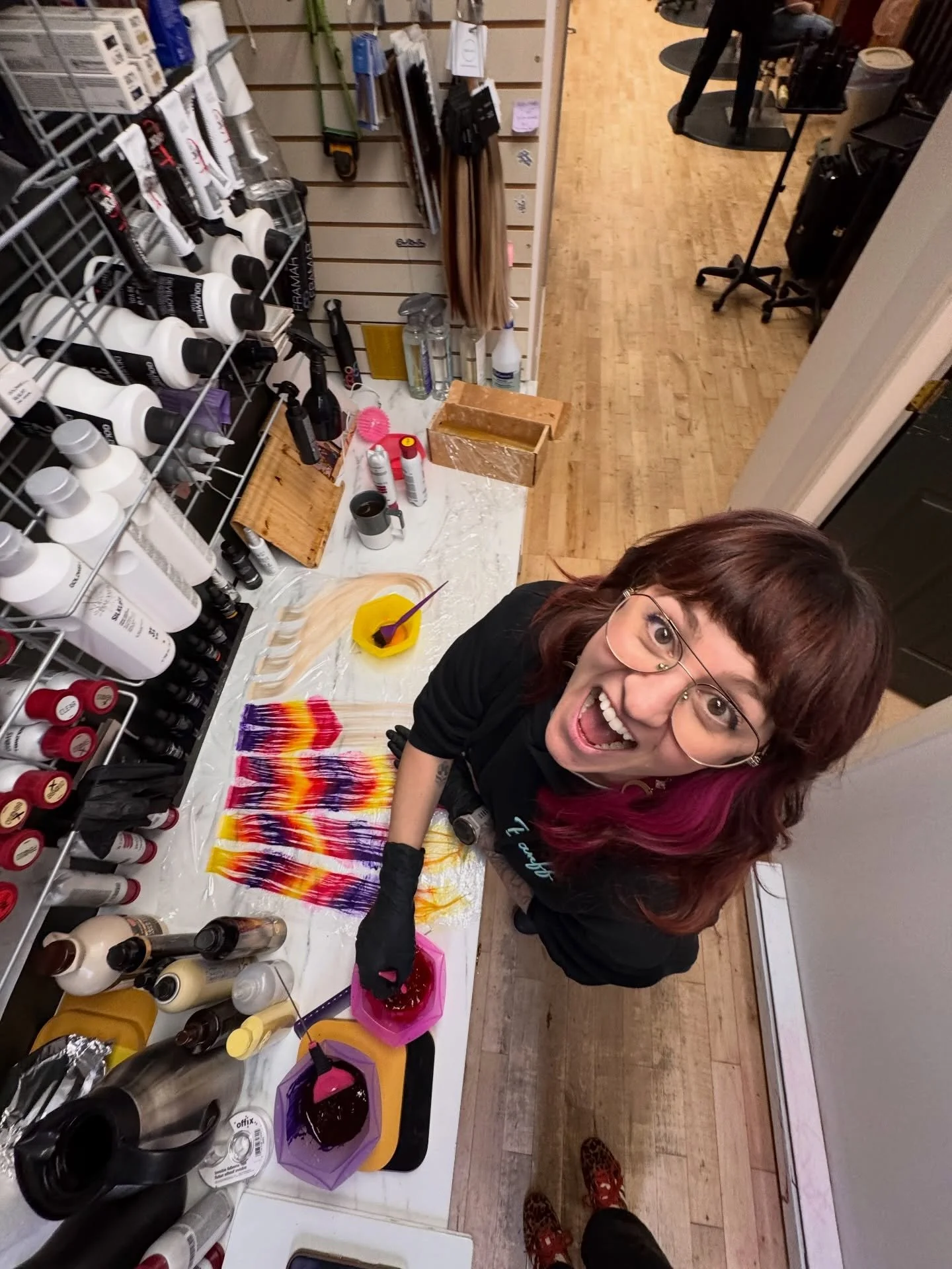 Happy Birthday to Whitney &mdash; aka Wilma&rsquo;s mom, aka one of the bessst stylists around ✨💇&zwj;♀️🎉

We&rsquo;re so lucky to have your talent, creativity, and heart in the salon. You make everyone feel amazing in your chair (and always keep u