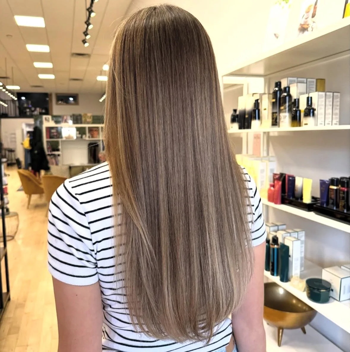 Transformation Tuesday ✂️

Swipe 👀 @erikaclare.hair