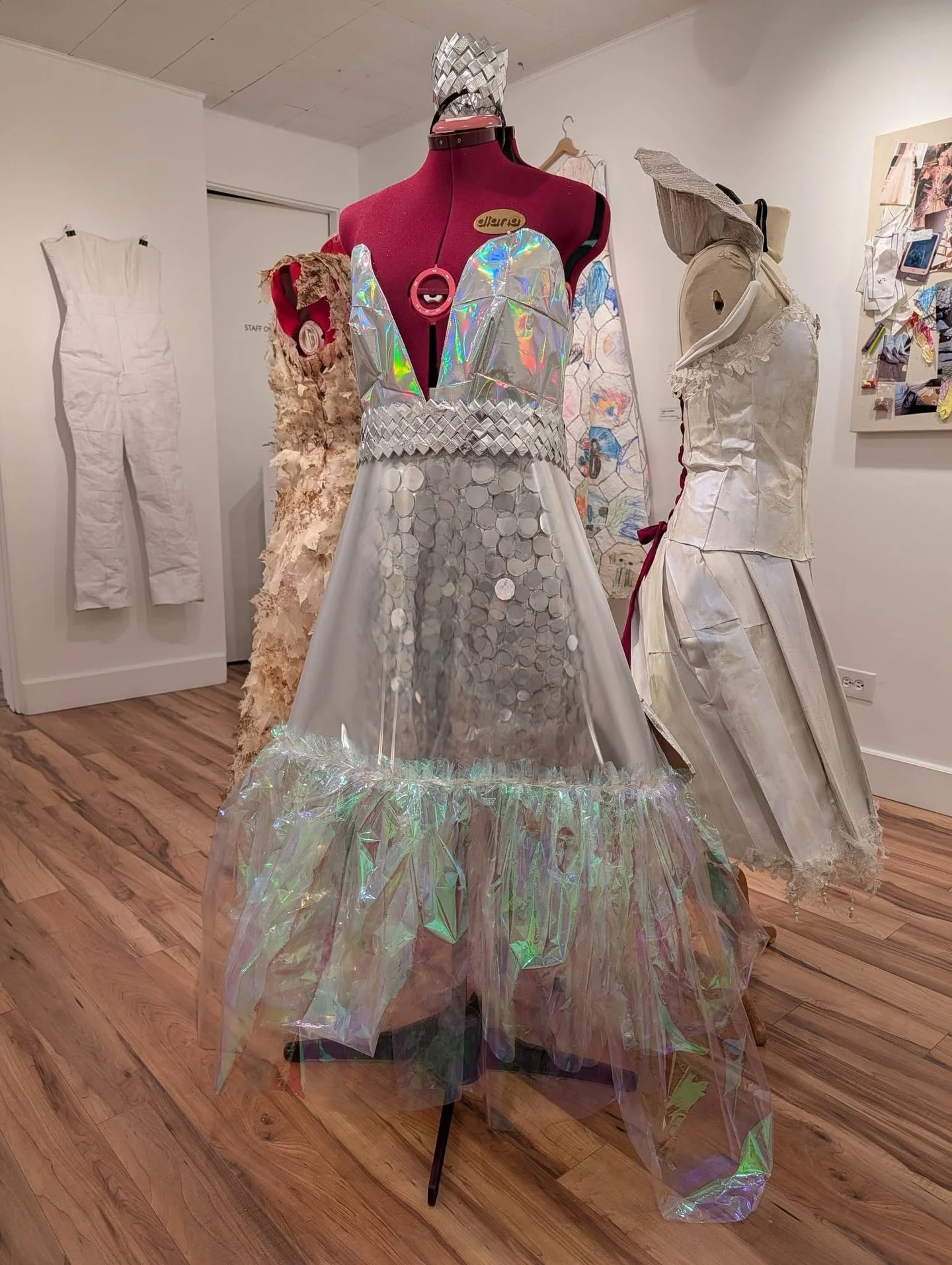 &lsquo;Shelley&rsquo; by @rockit_events 🪩✨🥂

Made from old snack bags, a T.V., DVDs, and an insulation sheet-because why not push it a little further, all in under one week!

Inspired by last year&rsquo;s trashion show robot Shelley Servo... and ye