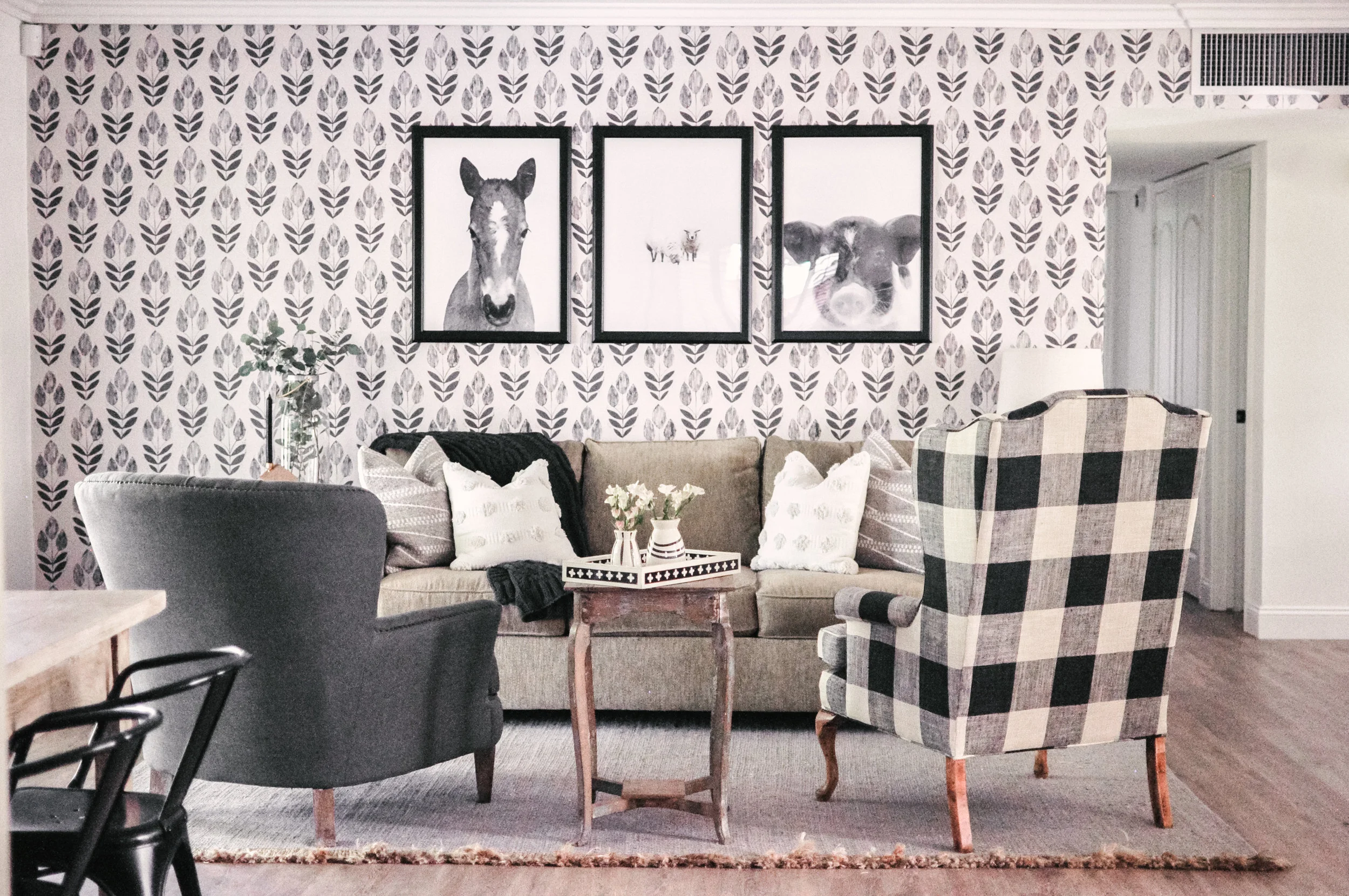 Ladwig-Scandinavian-Block-Tulip-Print-Wallpaper.jpg