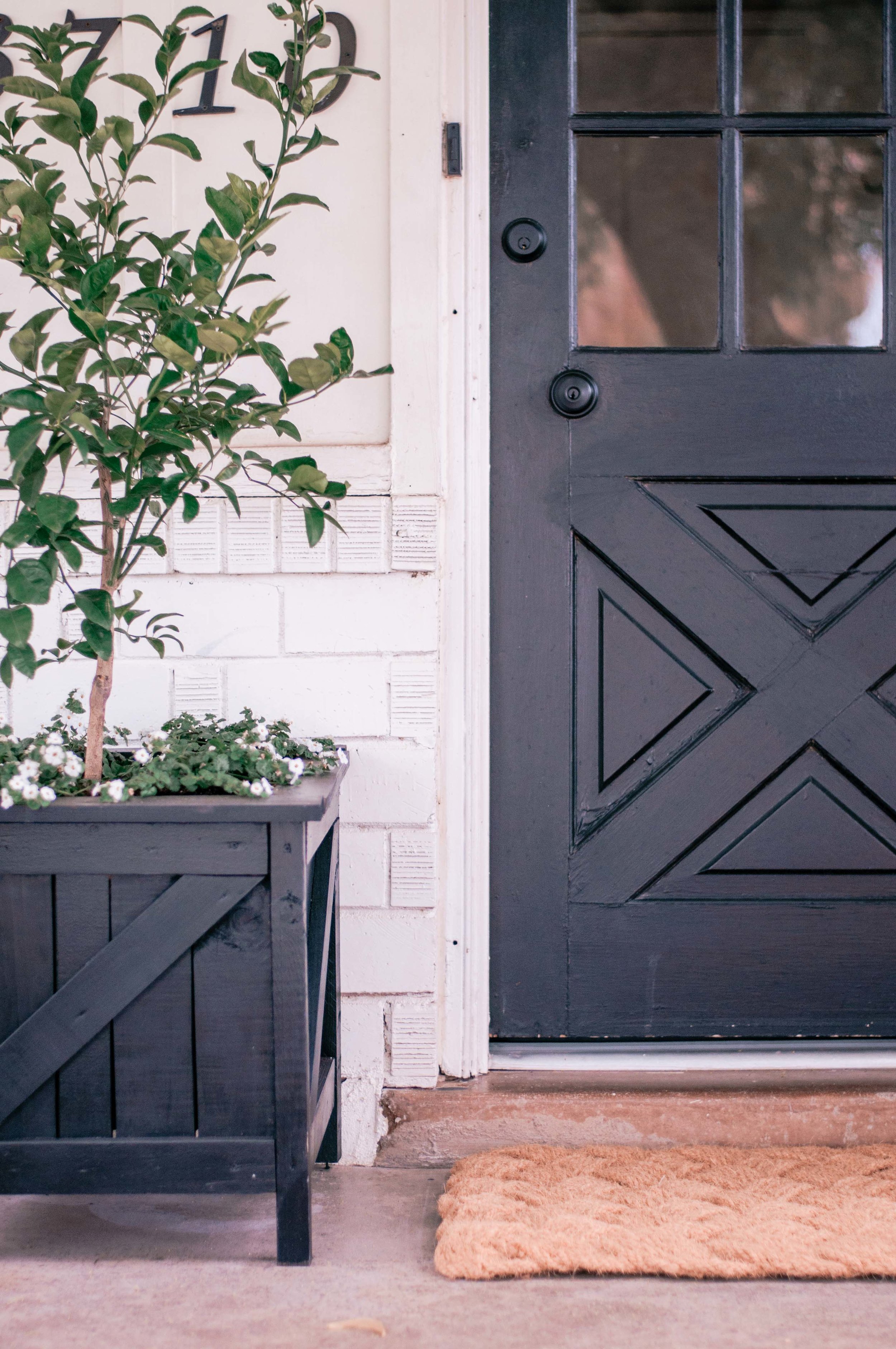 Cozy Cottage Farmhouse Front Porch Ideas Love And Specs