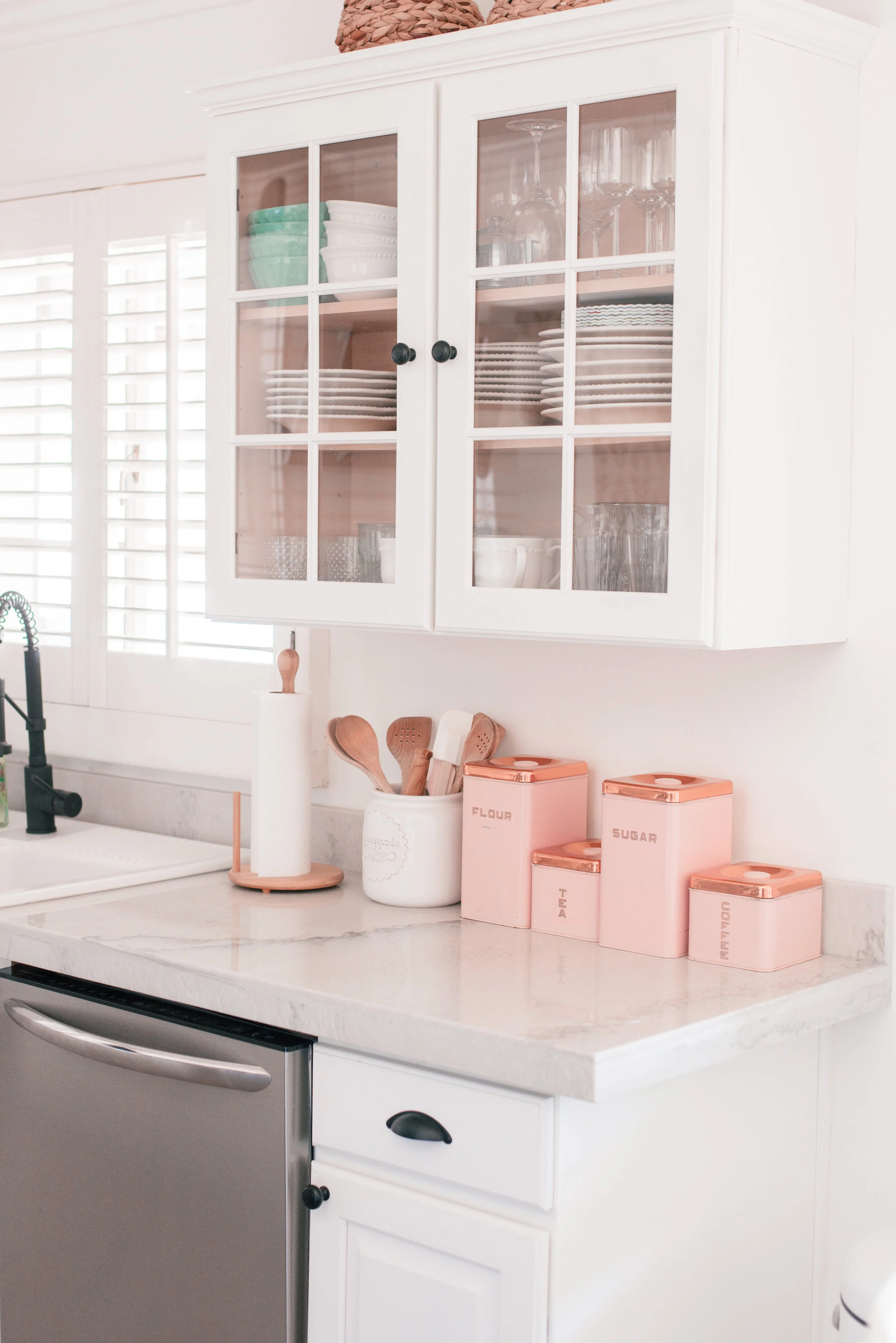 Easy Diy Wood Kitchen Cabinet Hardware Makeover Love And Specs