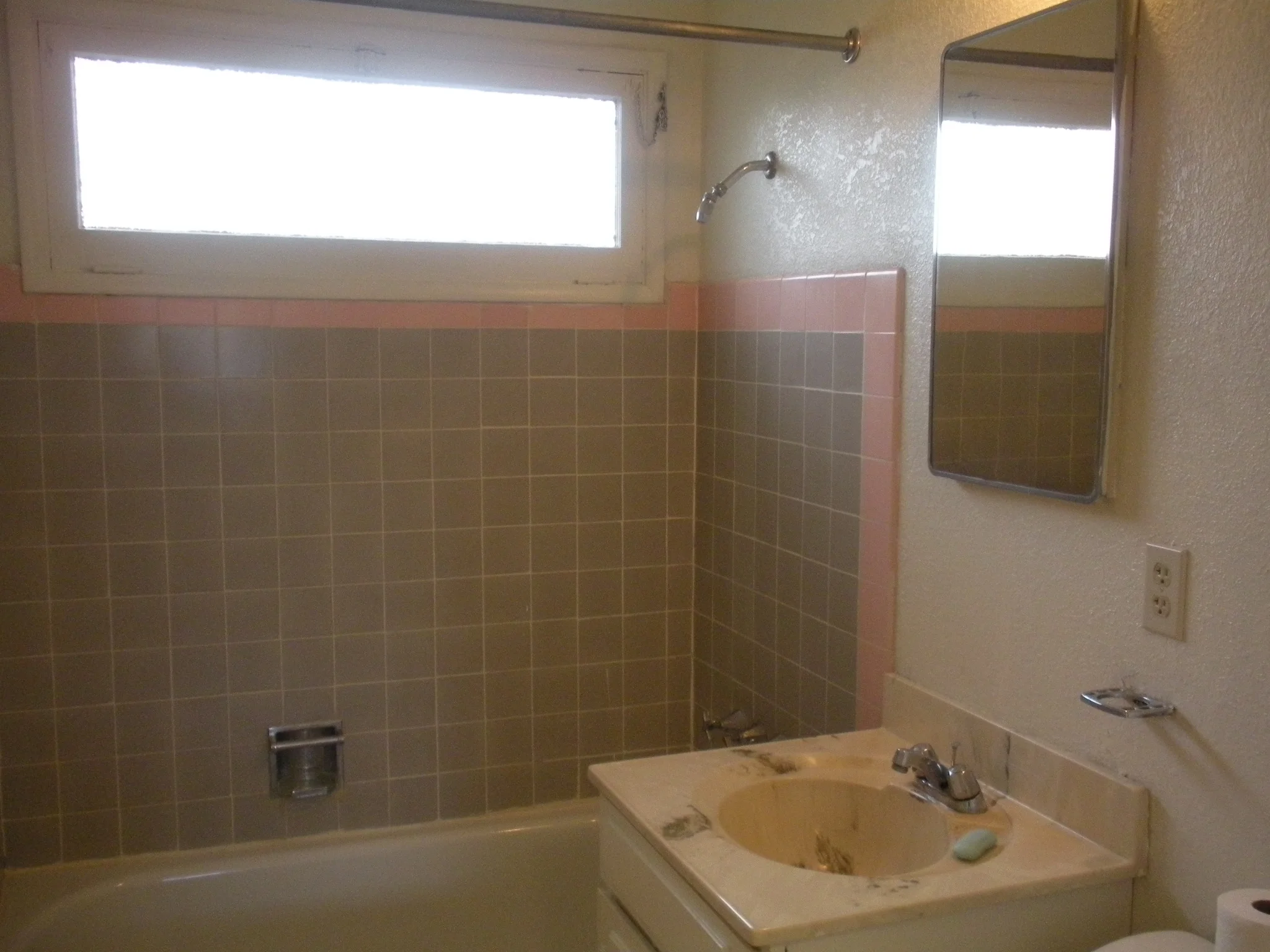 121 Las Palmas Avenue 010.JPG