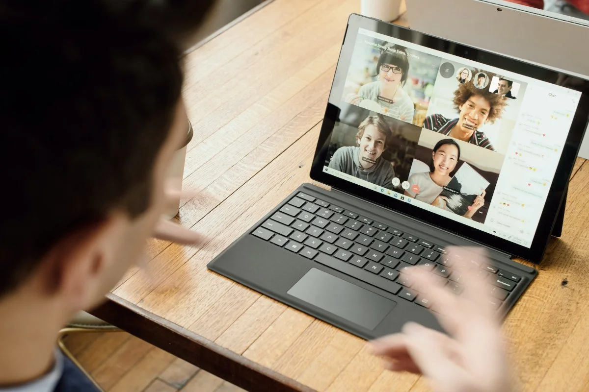 The Benefits, Risks & Challenges of Online Coaching