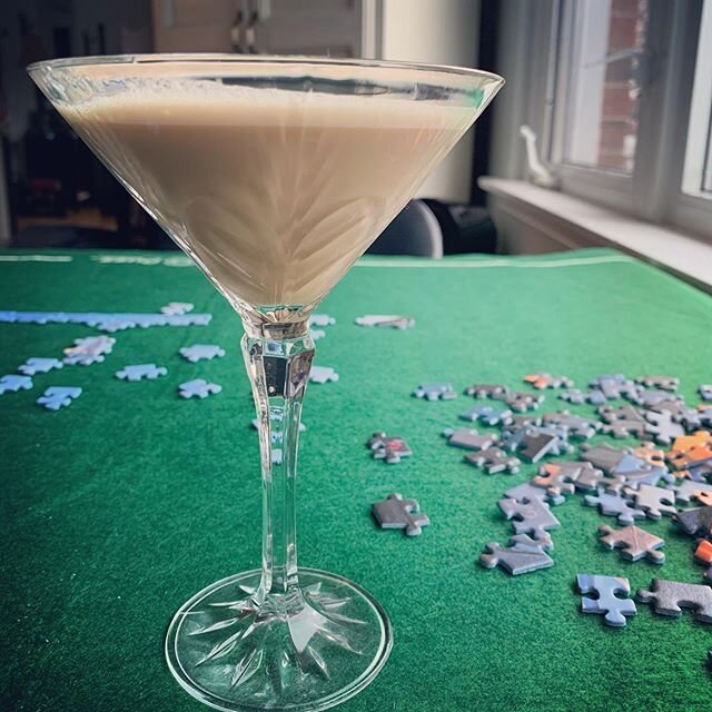 Espresso martini puzzle time. I promised Carl I wouldn&rsquo;t have caffeine after 3pm. Ooops...hopefully a half hour won&rsquo;t make a difference. It may or may not make me a #chattycathy at bedtime. 🤷&zwj;♀️🤷&zwj;♀️