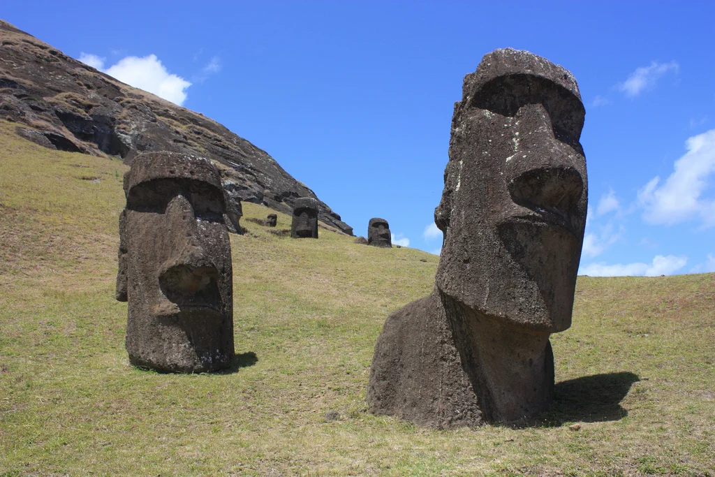 No man's an Easter Island