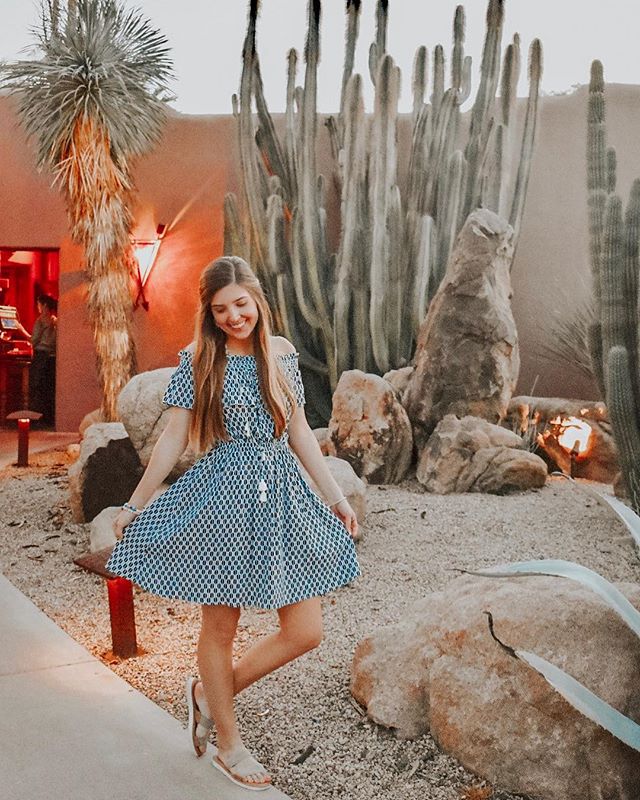 We have another Theta of the Week and it’s Anna Albright! Anna is a sophomore Public Relations major and is also double-minoring in Business & Psychology from Tulsa, Oklahoma. She is involved with Crossover Student Ministry, Fellowship of Christian Athletes, and is on University Sing Exec!. Anna's favorite part of being a Theta is "constantly being around people who feel like sunshine, selflessly love & encourage one another & work hard for what they are passionate for. Theta feels like home simply because of the people within it!"
