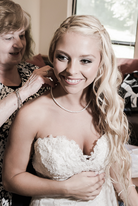 2014_Hager_PreCeremony_BrideGettingReady_412.jpg