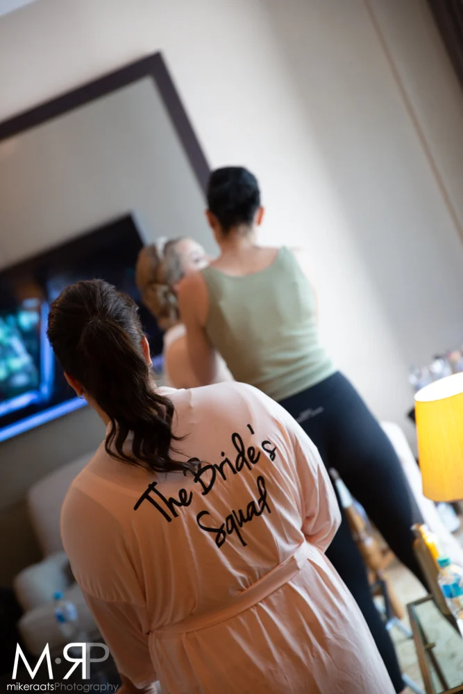 GirlsGettingReady_001.jpg