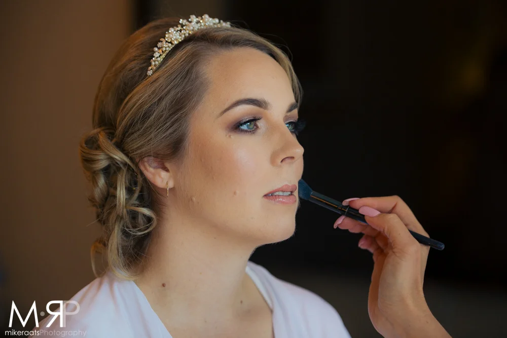 GirlsGettingReady_016.jpg