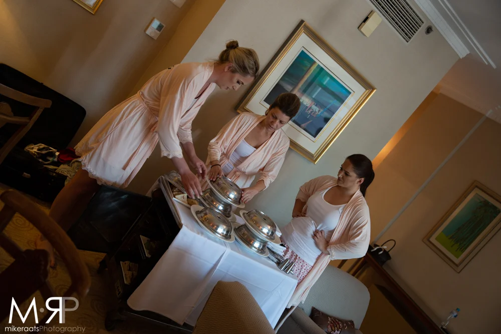 GirlsGettingReady_025.jpg