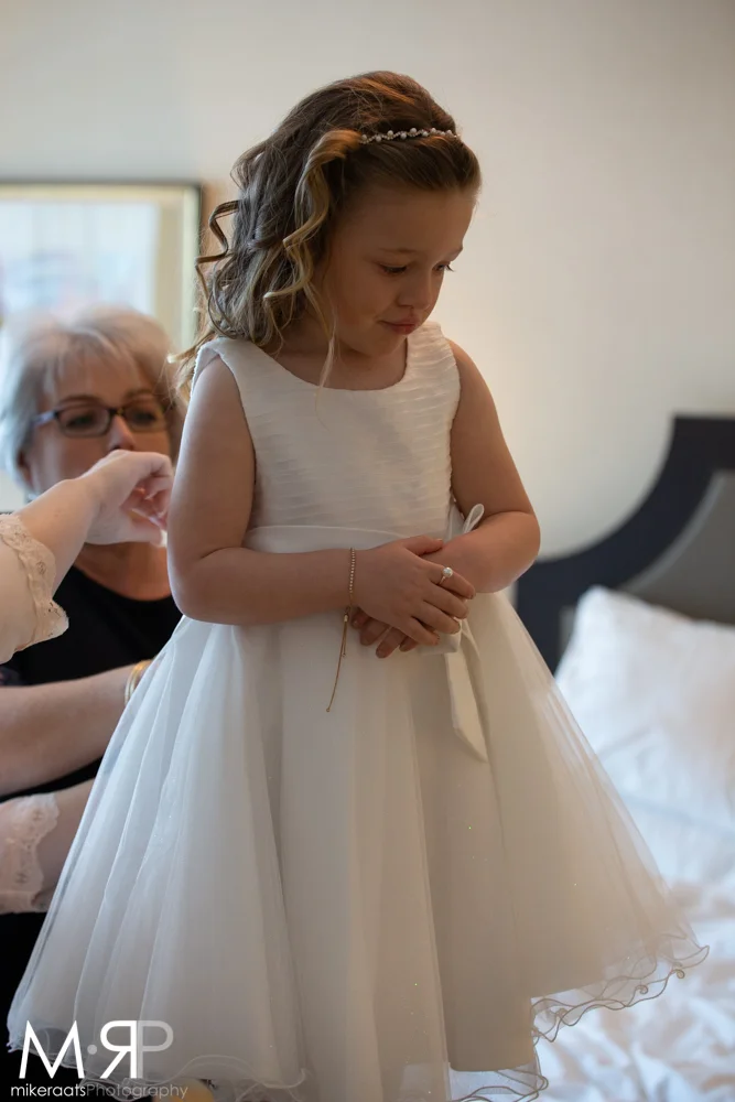 GirlsGettingReady_039.jpg