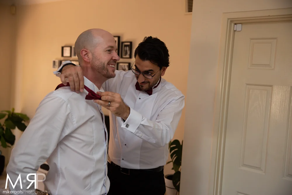 GuysGettingReady_007.jpg