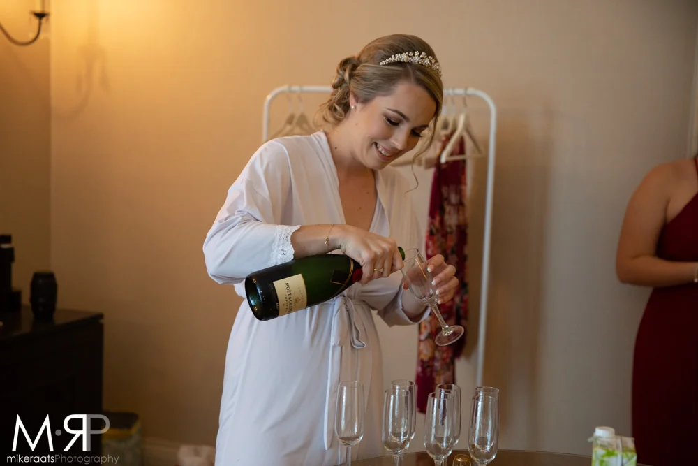 GirlsGettingReady_076.jpg