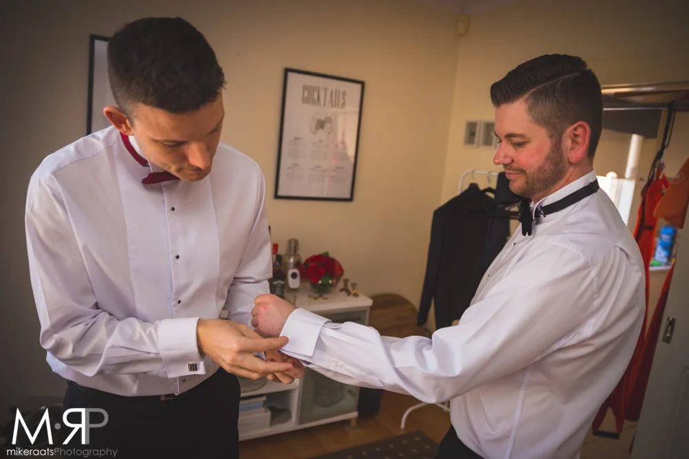GuysGettingReady_015.jpg