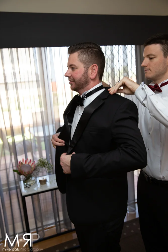 GuysGettingReady_021.jpg