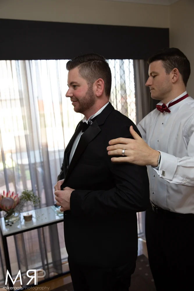 GuysGettingReady_023.jpg