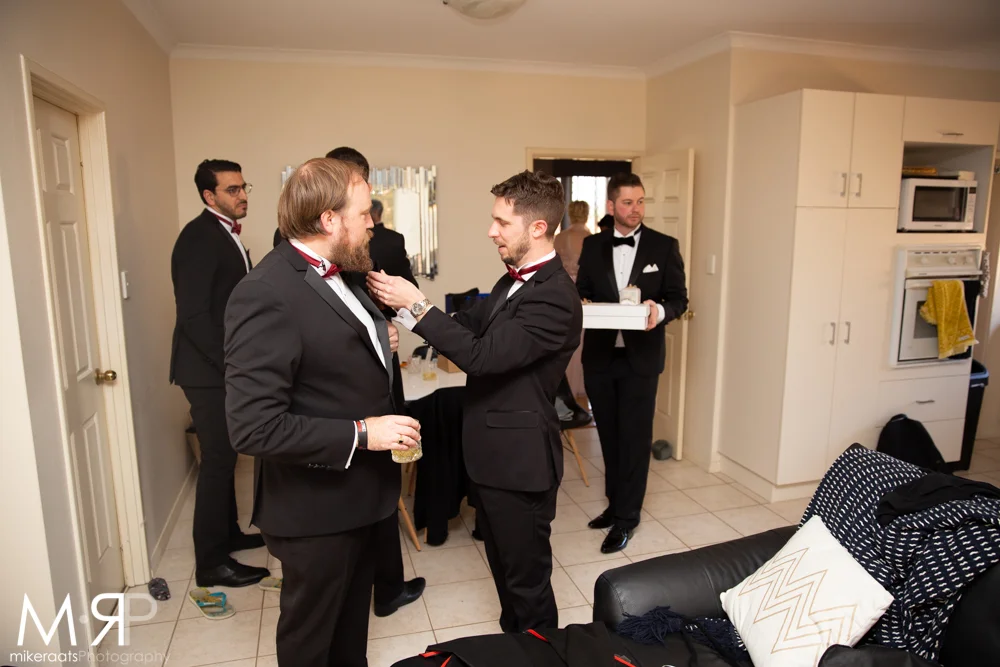 GuysGettingReady_032.jpg