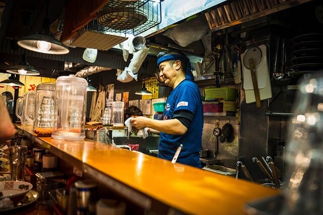 Ramen king
.
.
.
.
.
.
.
.
.
#visittokyo #tokyo #ramen #chef #sonya7iii #sonyaustralia #visitjapanau #japanrevealed #createexplore #explorejpn #eclectic_shotz #passionpassport #japan #Theimaged #artofvisuals #moodygrams #agameoftones #streetdreamsmag