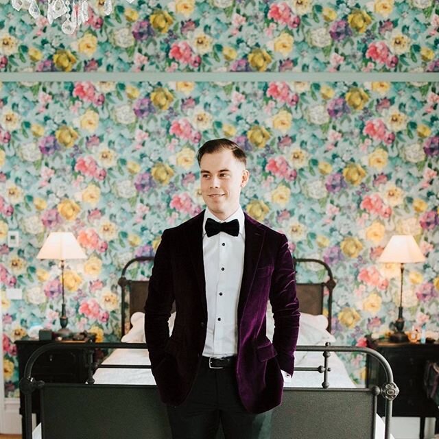 Winter weddings means velvet suits and country getaways 🌿🍷🔥💜