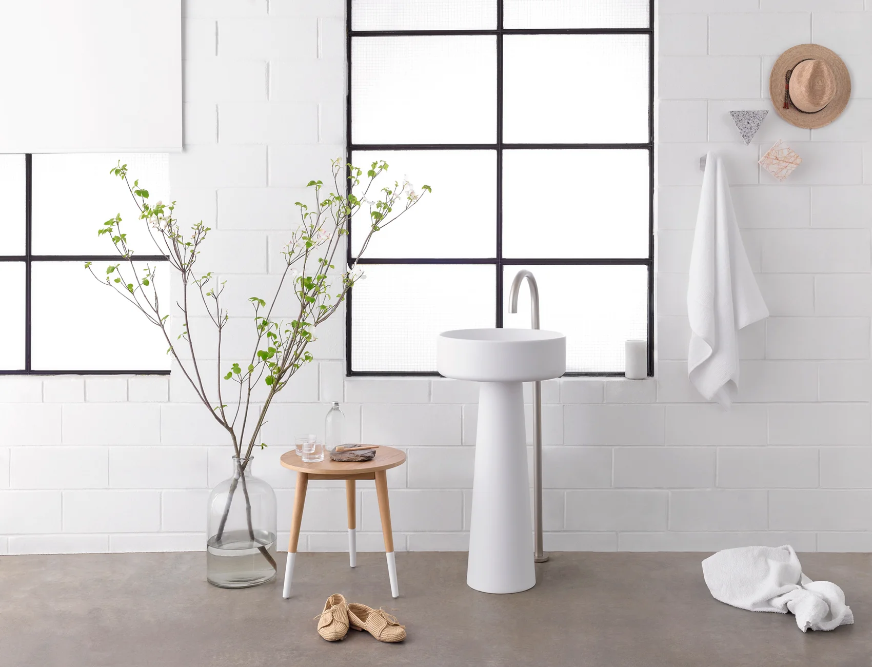   Thomas Coward Studio&nbsp;  Branding |&nbsp;Art direction &amp; styling of photography Electronic &amp; Print Collateral 