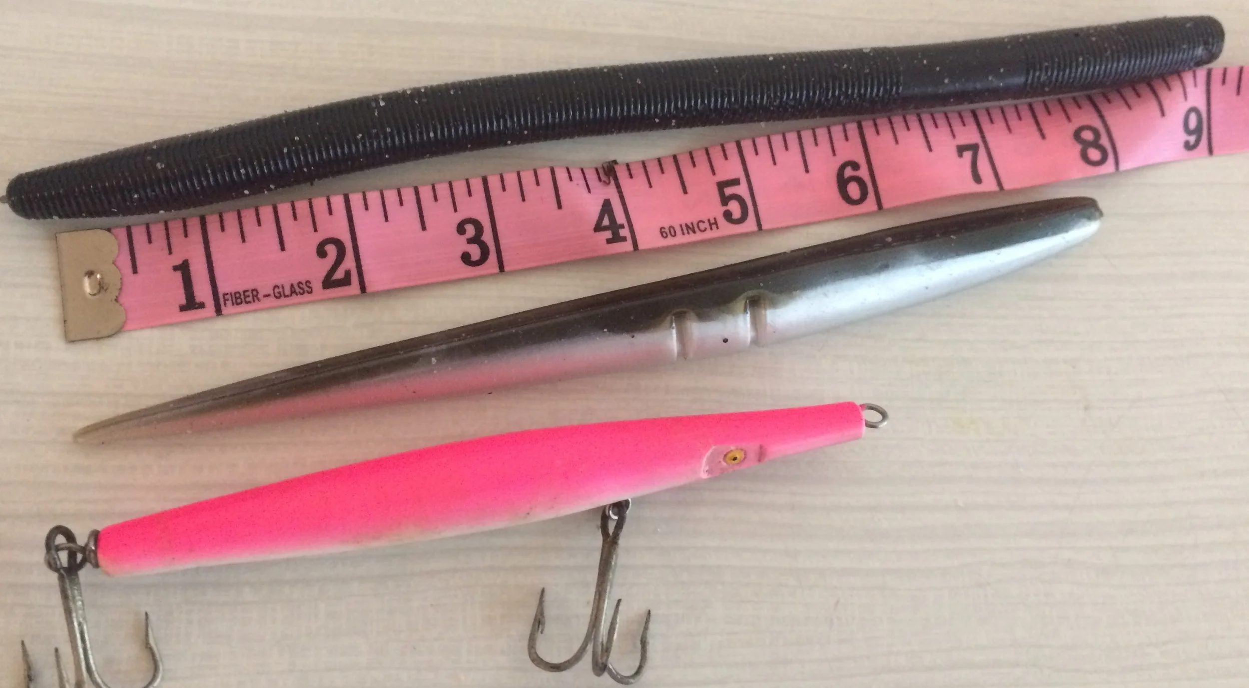Comparison of lengths and profiles. Top 9” senko, Centre is a 7.5” Sluggo and bottom, a 1oz super strike ‘yellow eye’