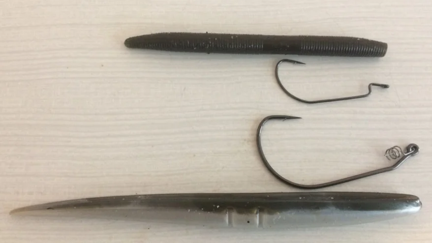 Gauge the lure length and select a suitable hook.