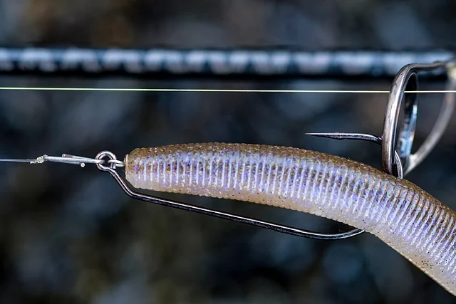 6/0 Owner Twistlock hook, code 5167, "Designed by Gary Yamamoto"