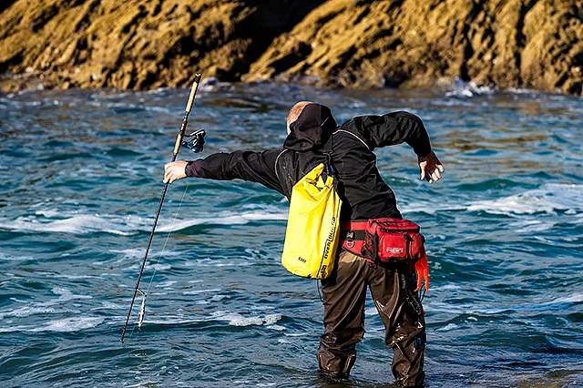 One of the many uses for a lure rod!