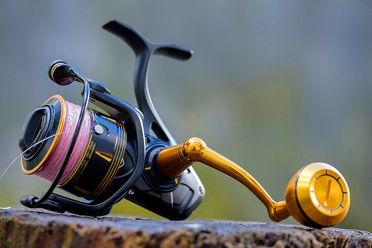 I really want to do more surf based lure fishing, but these lovely smooth  Japanese spinning reels don't like being dunked at all - so I've got a Penn  Slammer III 3500