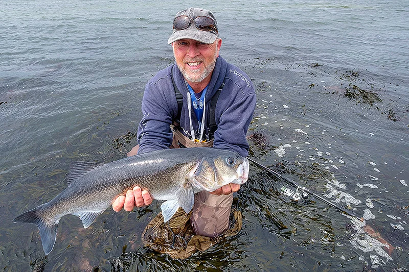 Where do you put your rod and reel when you have landed a bass? Note how you just don't need to worry about drowning the Van Staal VR50
