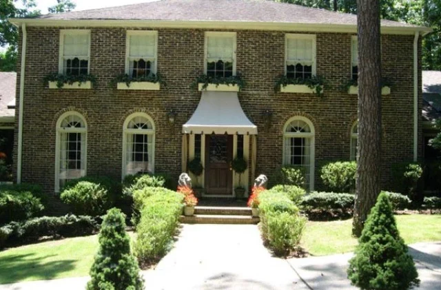please excuse this image that was forwarded from our awning guy - obviously, it's very crooked.