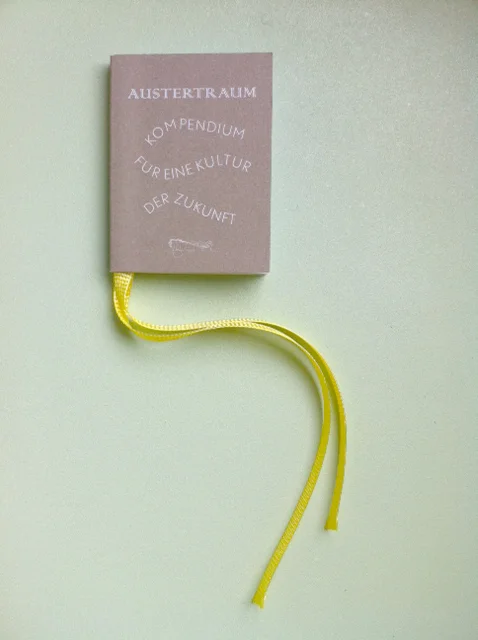 buch_liegend.jpg