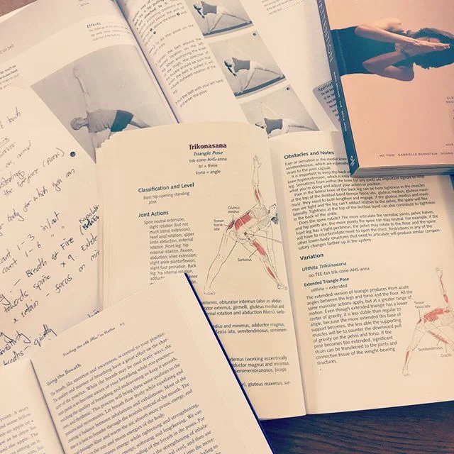 Creating a day of learning through  our body-mind, connecting with feelings, energy and anatomy. Listening in to the internal intelligence and guidance. Creating expansion and light, bringing us back home.
#yogadayretreat this Sunday. If you’re inter