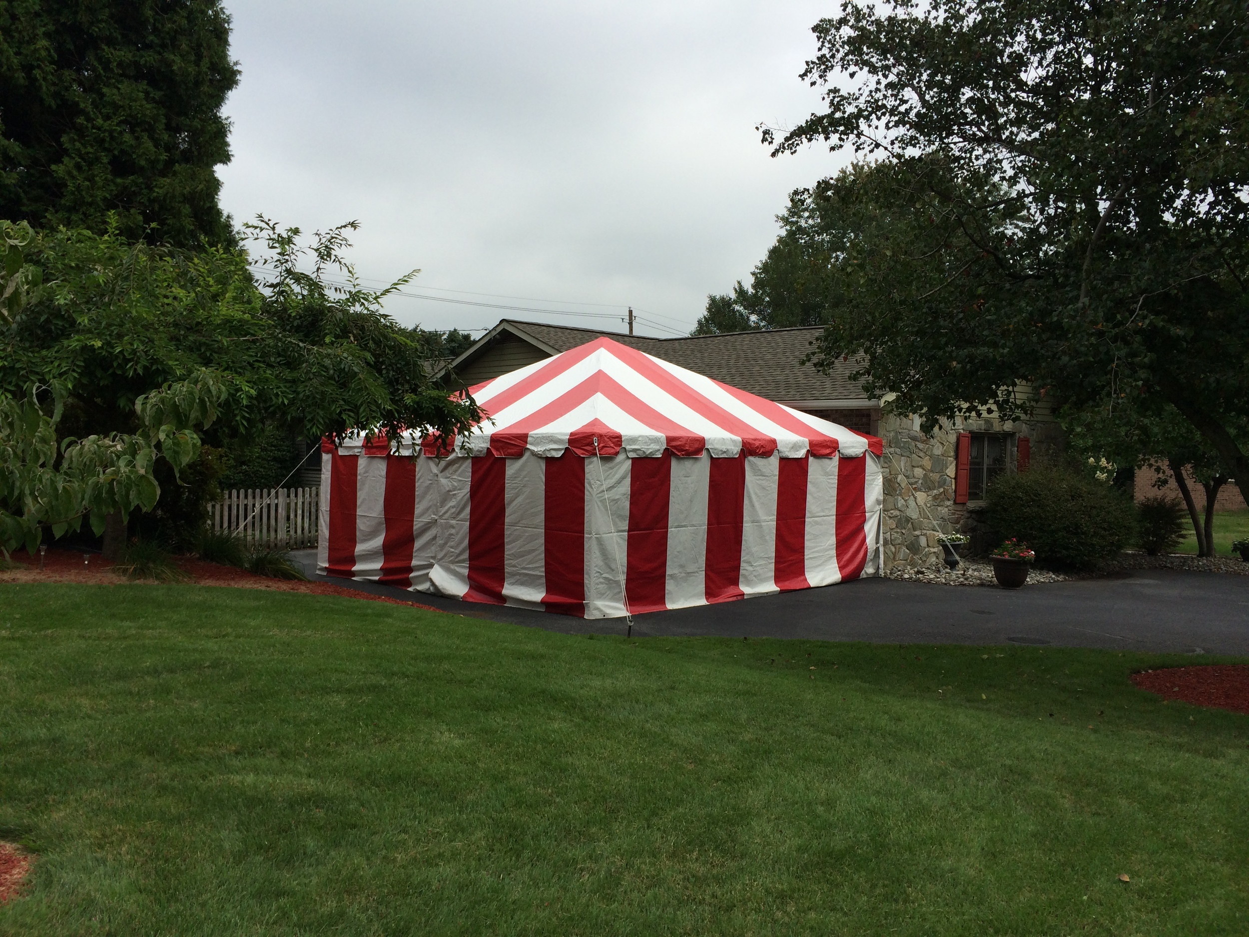  Frame tents can be staked much more flexibly than pole tents. 