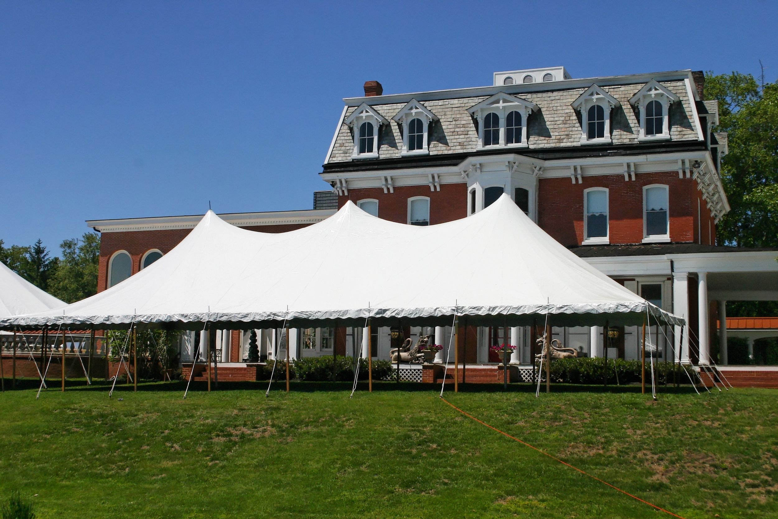 Nice white tent for rent in Gettysburg, PA