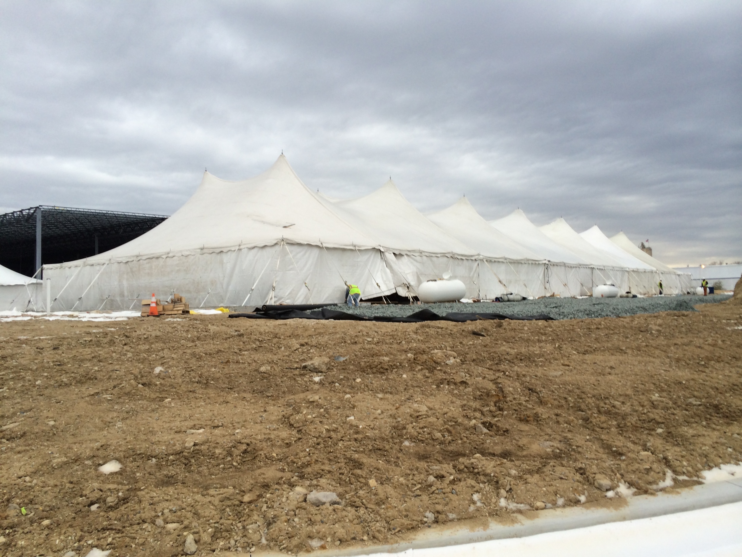Tent for winter concrete pouring