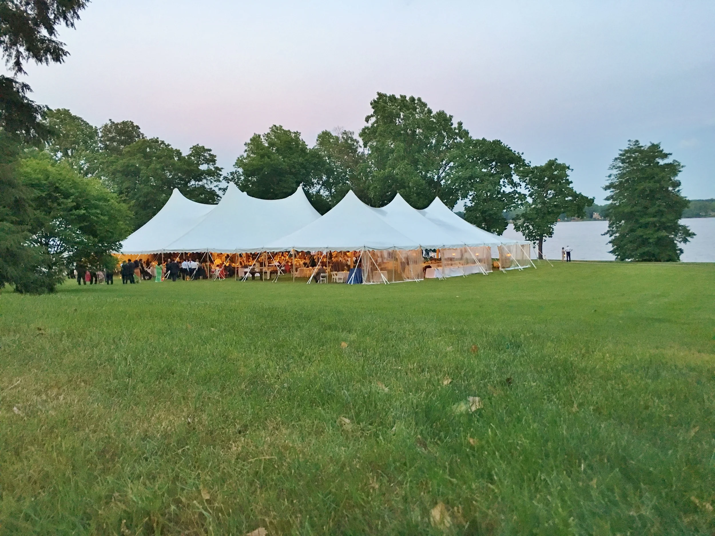 How to Decide if an Outdoor Wedding is for You